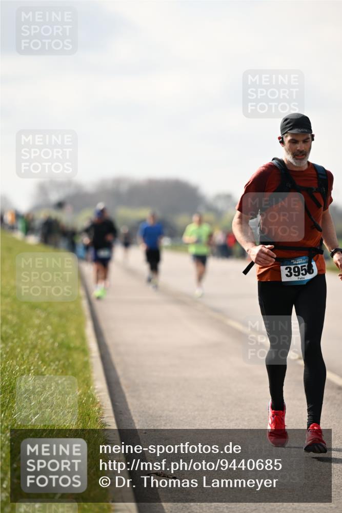 12.04.2026 - 45. Internationalen Wilhelmsburger Insellauf Dr. Thomas Lammeyer http://msf.ph/oto/9440685 12.04.2026 10:05:48 Laufen 3956 meine-sportfotos.de