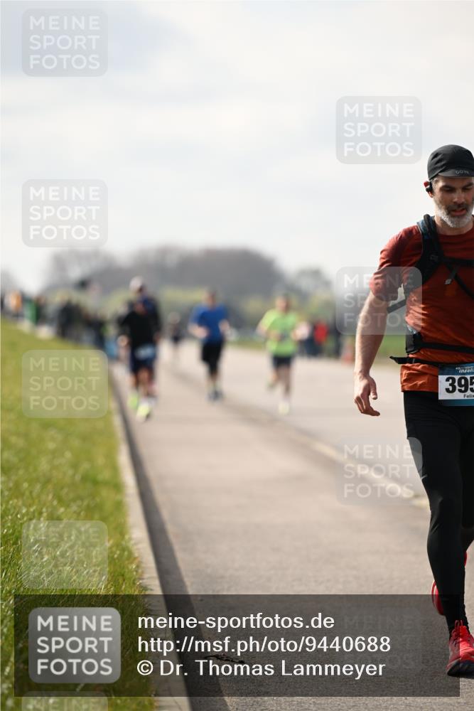 12.04.2026 - 45. Internationalen Wilhelmsburger Insellauf Dr. Thomas Lammeyer http://msf.ph/oto/9440688 12.04.2026 10:05:48 Laufen 45, 395 meine-sportfotos.de