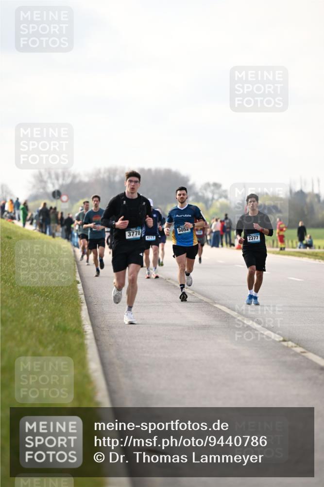 12.04.2026 - 45. Internationalen Wilhelmsburger Insellauf Dr. Thomas Lammeyer http://msf.ph/oto/9440786 12.04.2026 10:06:03 Laufen 3778, 4713, 5052, 2377 meine-sportfotos.de