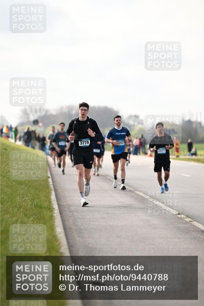 12.04.2026 - 45. Internationalen Wilhelmsburger Insellauf Dr. Thomas Lammeyer http://msf.ph/oto/9440788 12.04.2026 10:06:04 Laufen 3778, 052, 2377 meine-sportfotos.de