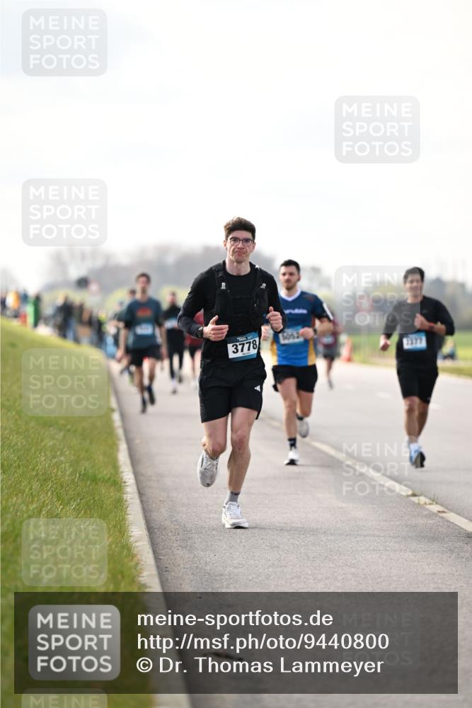 12.04.2026 - 45. Internationalen Wilhelmsburger Insellauf Dr. Thomas Lammeyer http://msf.ph/oto/9440800 12.04.2026 10:06:06 Laufen 3778, 5052, 1577 meine-sportfotos.de