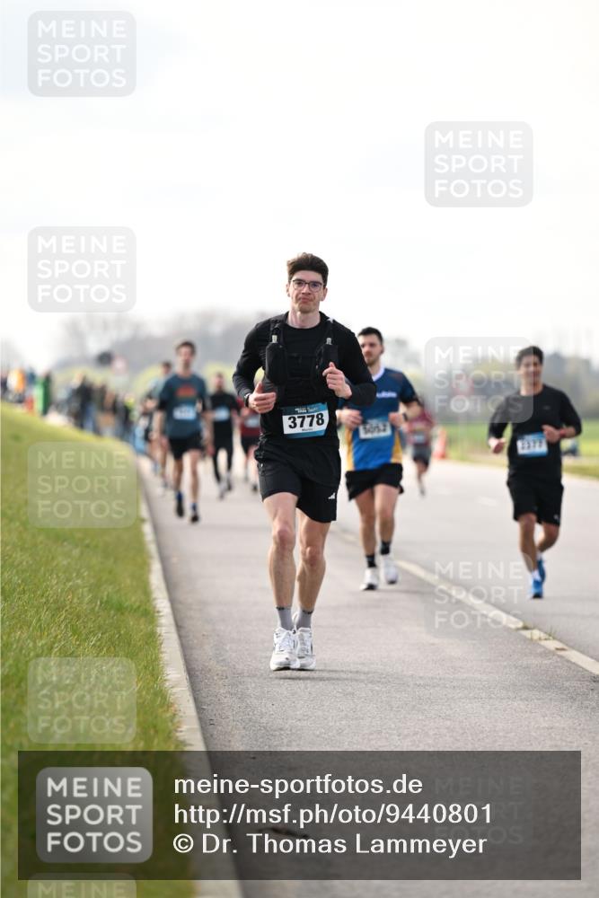 12.04.2026 - 45. Internationalen Wilhelmsburger Insellauf Dr. Thomas Lammeyer http://msf.ph/oto/9440801 12.04.2026 10:06:06 Laufen 3778, 5052, 2577 meine-sportfotos.de