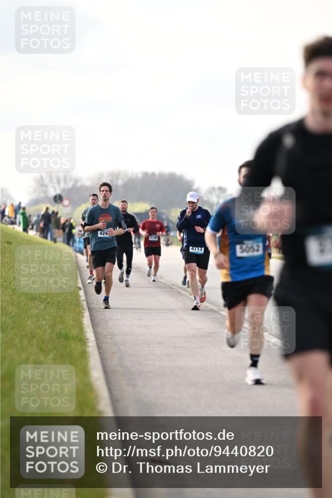 12.04.2026 - 45. Internationalen Wilhelmsburger Insellauf Dr. Thomas Lammeyer http://msf.ph/oto/9440820 12.04.2026 10:06:09 Laufen 424, 4144, 4713, 5052 meine-sportfotos.de