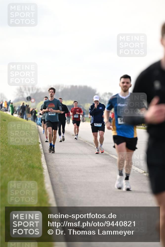 12.04.2026 - 45. Internationalen Wilhelmsburger Insellauf Dr. Thomas Lammeyer http://msf.ph/oto/9440821 12.04.2026 10:06:09 Laufen 4242, 4748, 4713, 50 meine-sportfotos.de
