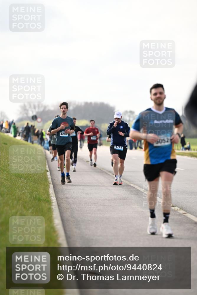 12.04.2026 - 45. Internationalen Wilhelmsburger Insellauf Dr. Thomas Lammeyer http://msf.ph/oto/9440824 12.04.2026 10:06:09 Laufen 4242, 4713, 5052 meine-sportfotos.de