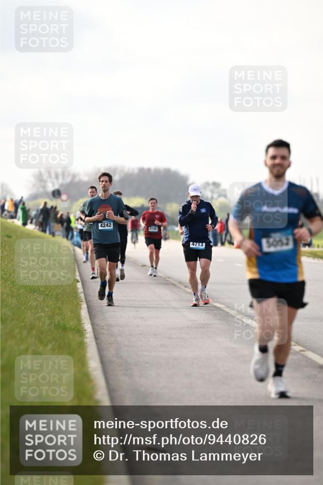 12.04.2026 - 45. Internationalen Wilhelmsburger Insellauf Dr. Thomas Lammeyer http://msf.ph/oto/9440826 12.04.2026 10:06:09 Laufen 4242, 4748, 4713, 5052 meine-sportfotos.de