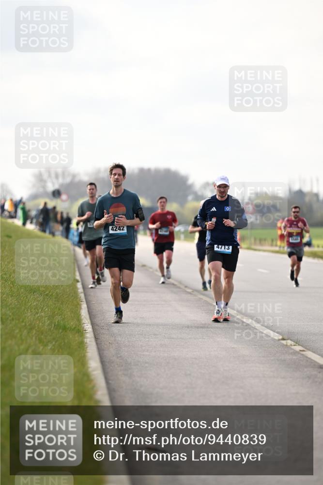12.04.2026 - 45. Internationalen Wilhelmsburger Insellauf Dr. Thomas Lammeyer http://msf.ph/oto/9440839 12.04.2026 10:06:11 Laufen 4242, 4713 meine-sportfotos.de