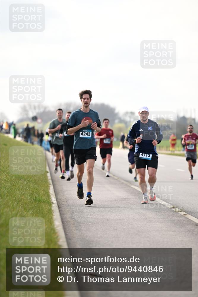 12.04.2026 - 45. Internationalen Wilhelmsburger Insellauf Dr. Thomas Lammeyer http://msf.ph/oto/9440846 12.04.2026 10:06:12 Laufen 4242, 4713 meine-sportfotos.de