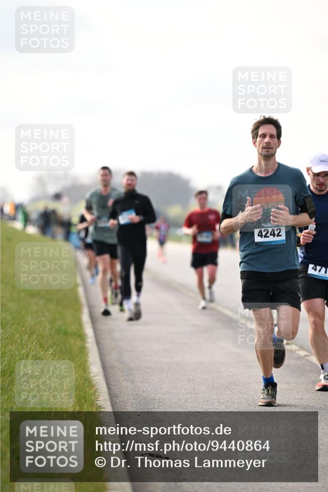 12.04.2026 - 45. Internationalen Wilhelmsburger Insellauf Dr. Thomas Lammeyer http://msf.ph/oto/9440864 12.04.2026 10:06:15 Laufen 4242, 471 meine-sportfotos.de