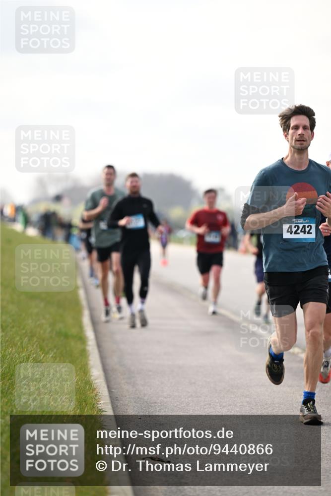 12.04.2026 - 45. Internationalen Wilhelmsburger Insellauf Dr. Thomas Lammeyer http://msf.ph/oto/9440866 12.04.2026 10:06:15 Laufen 4, 4242 meine-sportfotos.de