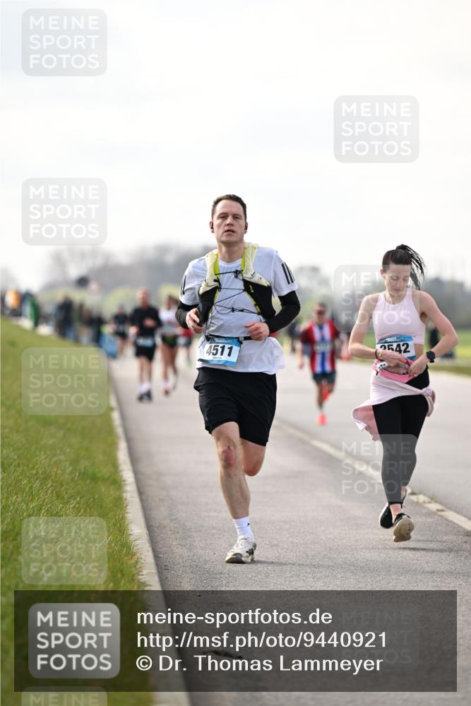 12.04.2026 - 45. Internationalen Wilhelmsburger Insellauf Dr. Thomas Lammeyer http://msf.ph/oto/9440921 12.04.2026 10:06:25 Laufen 4511, 2542 meine-sportfotos.de