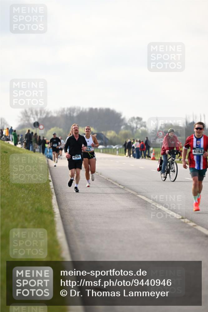 12.04.2026 - 45. Internationalen Wilhelmsburger Insellauf Dr. Thomas Lammeyer http://msf.ph/oto/9440946 12.04.2026 10:06:30 Laufen 4766, 19, 4163 meine-sportfotos.de