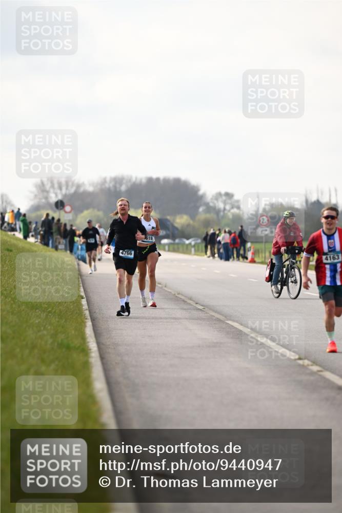 12.04.2026 - 45. Internationalen Wilhelmsburger Insellauf Dr. Thomas Lammeyer http://msf.ph/oto/9440947 12.04.2026 10:06:30 Laufen 4766, 619, 4163 meine-sportfotos.de