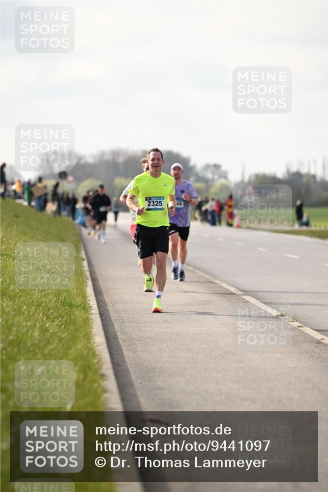 12.04.2026 - 45. Internationalen Wilhelmsburger Insellauf Dr. Thomas Lammeyer http://msf.ph/oto/9441097 12.04.2026 10:07:04 Laufen 2325 meine-sportfotos.de