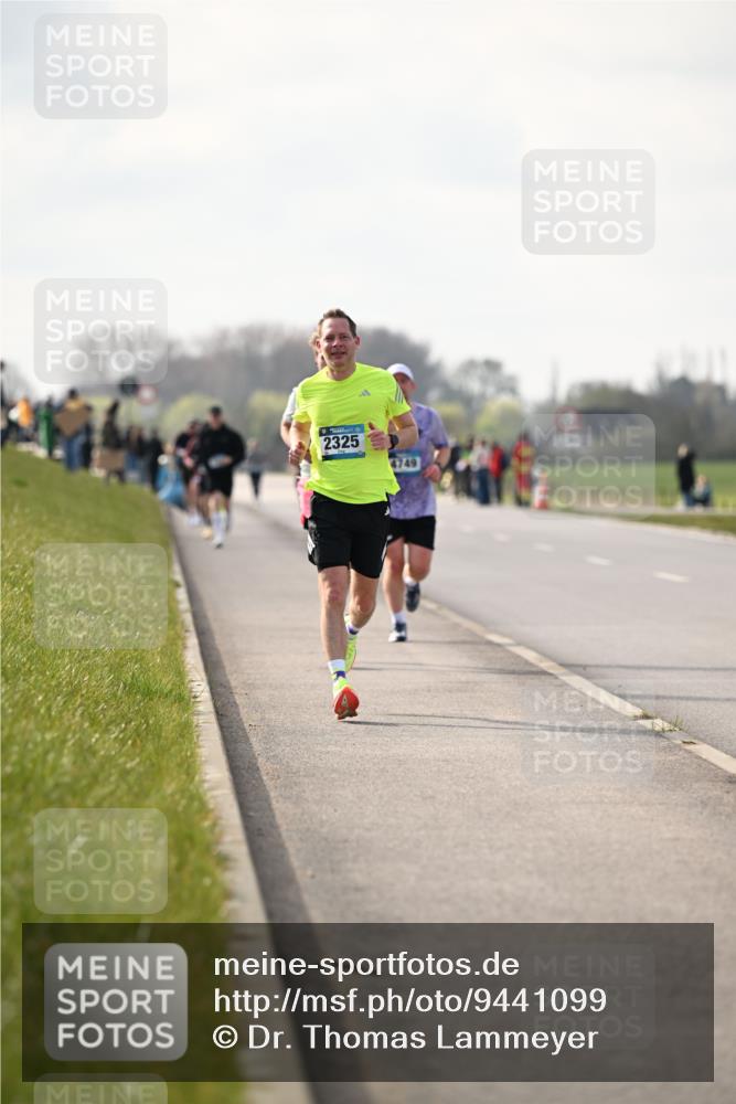 12.04.2026 - 45. Internationalen Wilhelmsburger Insellauf Dr. Thomas Lammeyer http://msf.ph/oto/9441099 12.04.2026 10:07:04 Laufen 2325, 4749 meine-sportfotos.de