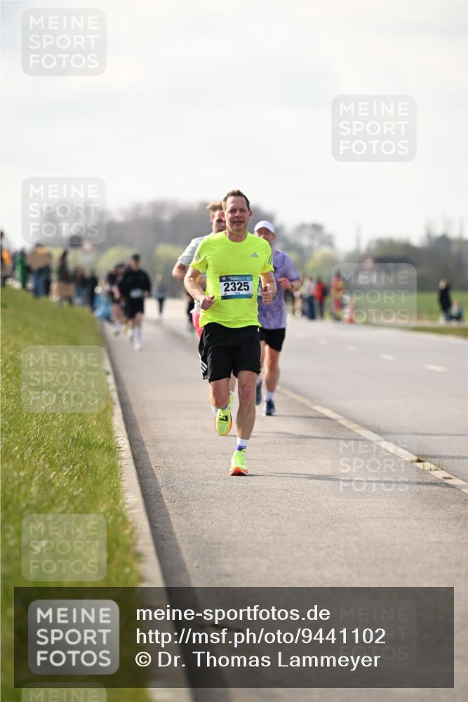12.04.2026 - 45. Internationalen Wilhelmsburger Insellauf Dr. Thomas Lammeyer http://msf.ph/oto/9441102 12.04.2026 10:07:05 Laufen 2325 meine-sportfotos.de