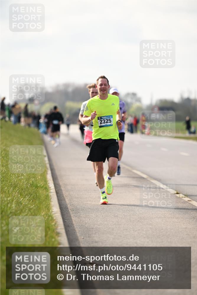 12.04.2026 - 45. Internationalen Wilhelmsburger Insellauf Dr. Thomas Lammeyer http://msf.ph/oto/9441105 12.04.2026 10:07:05 Laufen 2325 meine-sportfotos.de