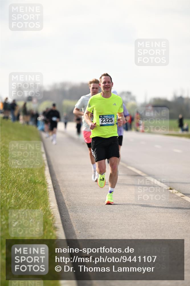 12.04.2026 - 45. Internationalen Wilhelmsburger Insellauf Dr. Thomas Lammeyer http://msf.ph/oto/9441107 12.04.2026 10:07:05 Laufen 2325 meine-sportfotos.de