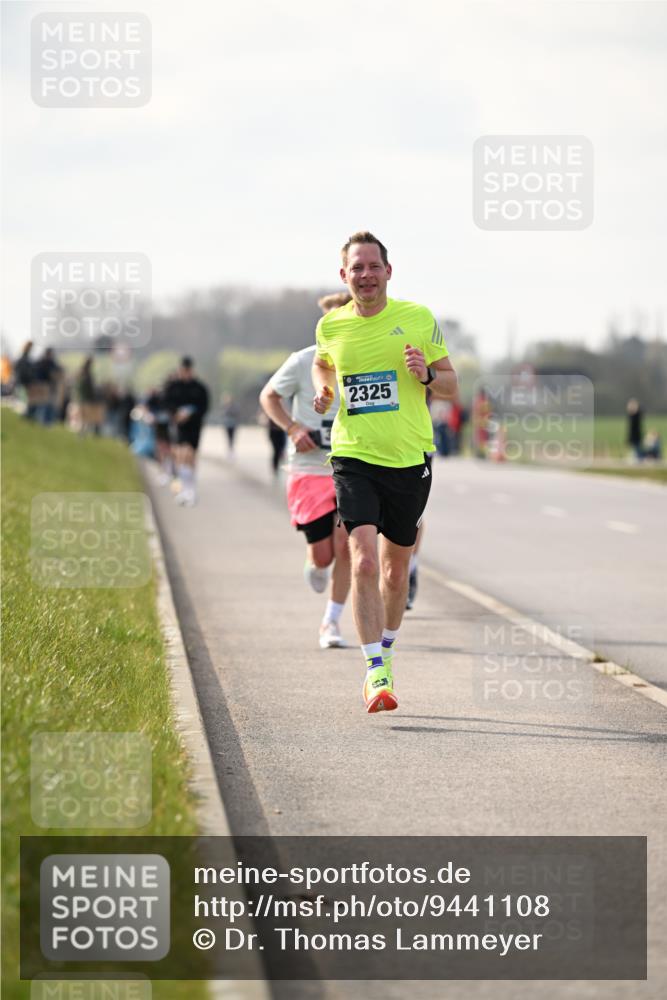 12.04.2026 - 45. Internationalen Wilhelmsburger Insellauf Dr. Thomas Lammeyer http://msf.ph/oto/9441108 12.04.2026 10:07:06 Laufen 2325 meine-sportfotos.de