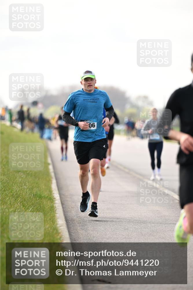12.04.2026 - 45. Internationalen Wilhelmsburger Insellauf Dr. Thomas Lammeyer http://msf.ph/oto/9441220 12.04.2026 10:07:33 Laufen 06 meine-sportfotos.de