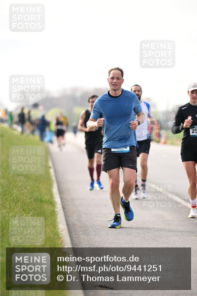 12.04.2026 - 45. Internationalen Wilhelmsburger Insellauf Dr. Thomas Lammeyer http://msf.ph/oto/9441251 12.04.2026 10:07:39 Laufen 25 meine-sportfotos.de