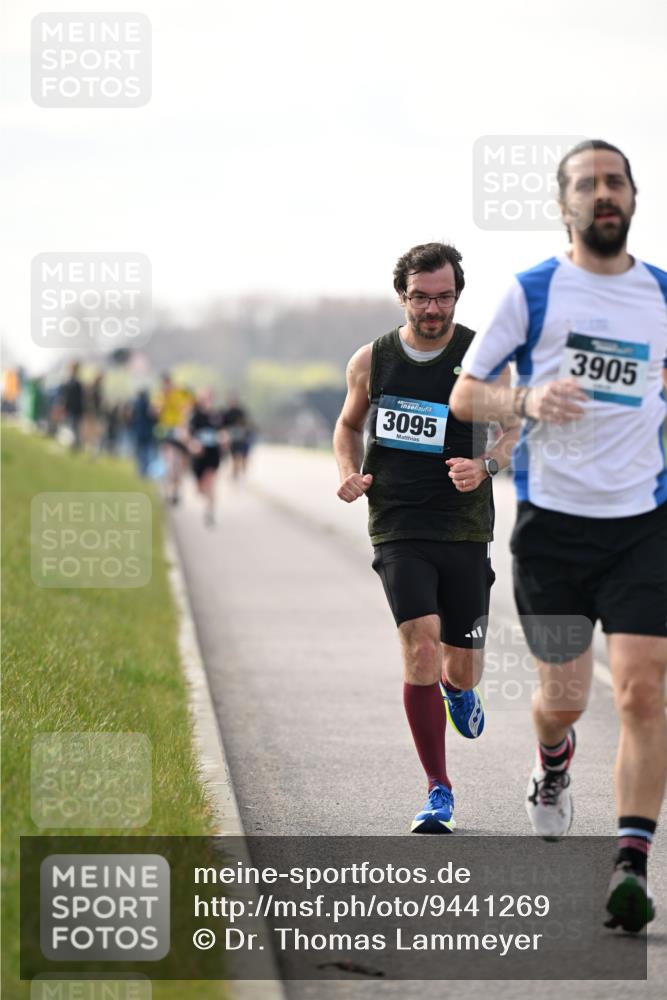 12.04.2026 - 45. Internationalen Wilhelmsburger Insellauf Dr. Thomas Lammeyer http://msf.ph/oto/9441269 12.04.2026 10:07:43 Laufen 3095, 3905 meine-sportfotos.de