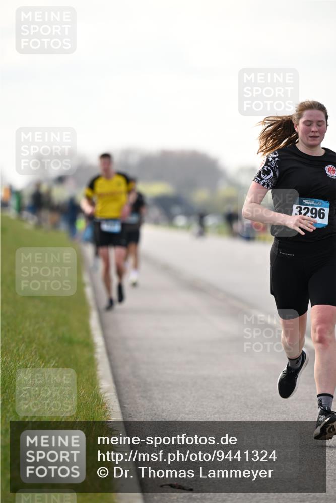 12.04.2026 - 45. Internationalen Wilhelmsburger Insellauf Dr. Thomas Lammeyer http://msf.ph/oto/9441324 12.04.2026 10:07:59 Laufen 3296 meine-sportfotos.de