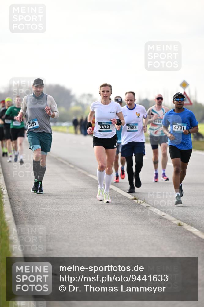 12.04.2026 - 45. Internationalen Wilhelmsburger Insellauf Dr. Thomas Lammeyer http://msf.ph/oto/9441633 12.04.2026 10:08:53 Laufen 5291, 3323, 2583, 4791 meine-sportfotos.de
