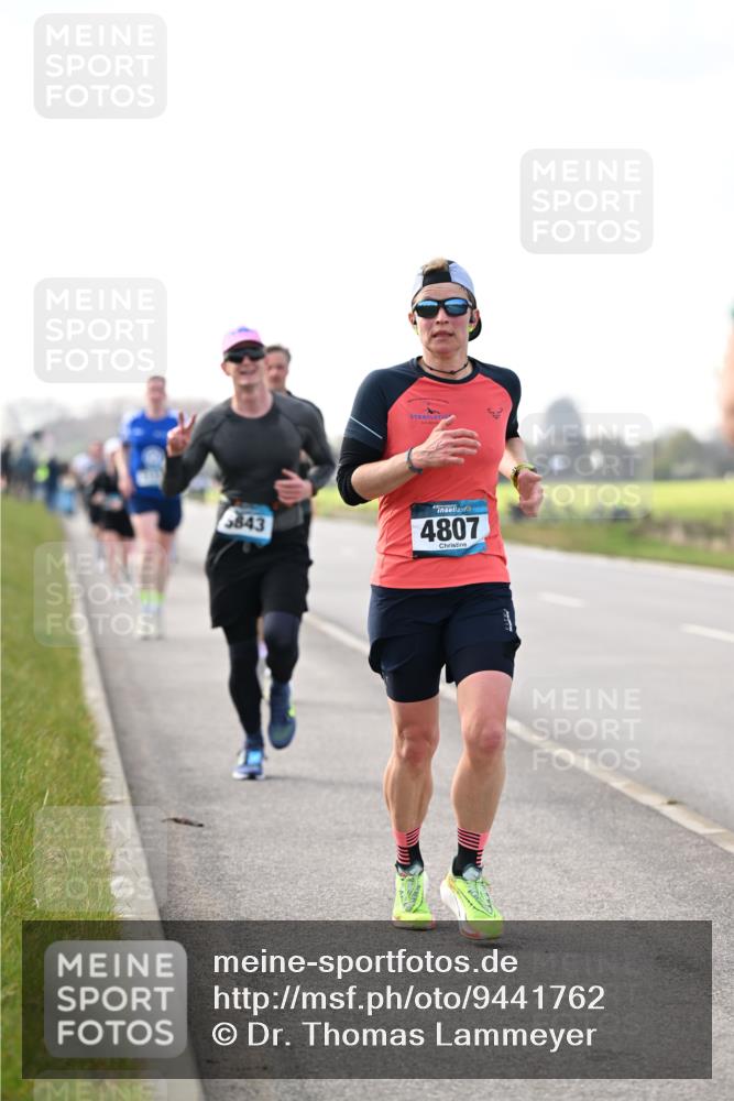 12.04.2026 - 45. Internationalen Wilhelmsburger Insellauf Dr. Thomas Lammeyer http://msf.ph/oto/9441762 12.04.2026 10:09:13 Laufen 5843, 4807 meine-sportfotos.de