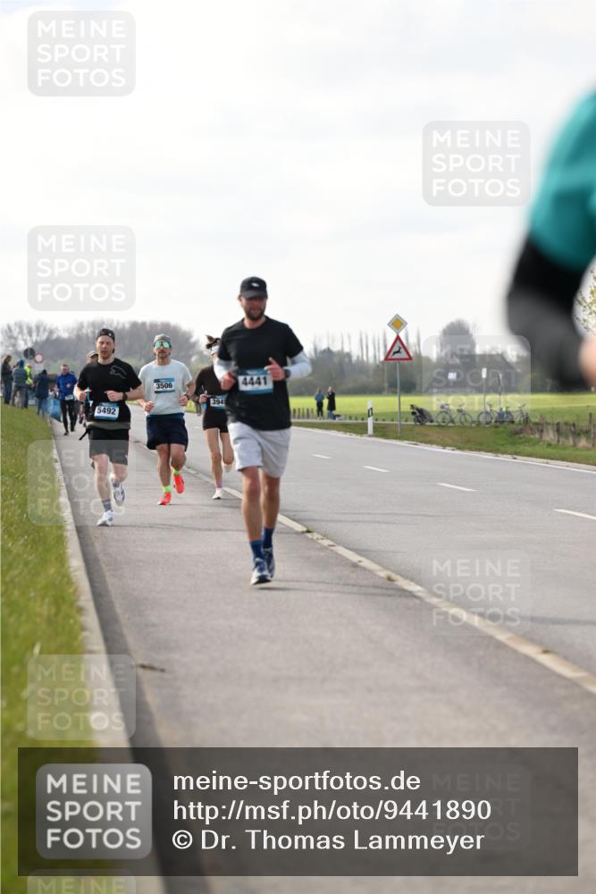 12.04.2026 - 45. Internationalen Wilhelmsburger Insellauf Dr. Thomas Lammeyer http://msf.ph/oto/9441890 12.04.2026 10:09:38 Laufen 5492, 3506, 3945, 4441 meine-sportfotos.de