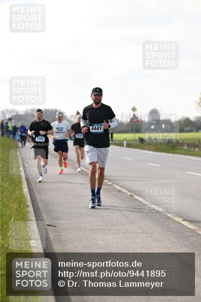 12.04.2026 - 45. Internationalen Wilhelmsburger Insellauf Dr. Thomas Lammeyer http://msf.ph/oto/9441895 12.04.2026 10:09:38 Laufen 5492, 3643, 4441 meine-sportfotos.de