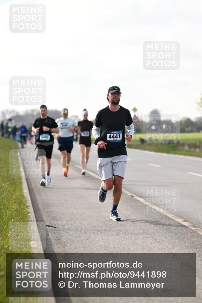 12.04.2026 - 45. Internationalen Wilhelmsburger Insellauf Dr. Thomas Lammeyer http://msf.ph/oto/9441898 12.04.2026 10:09:39 Laufen 5492, 4441 meine-sportfotos.de