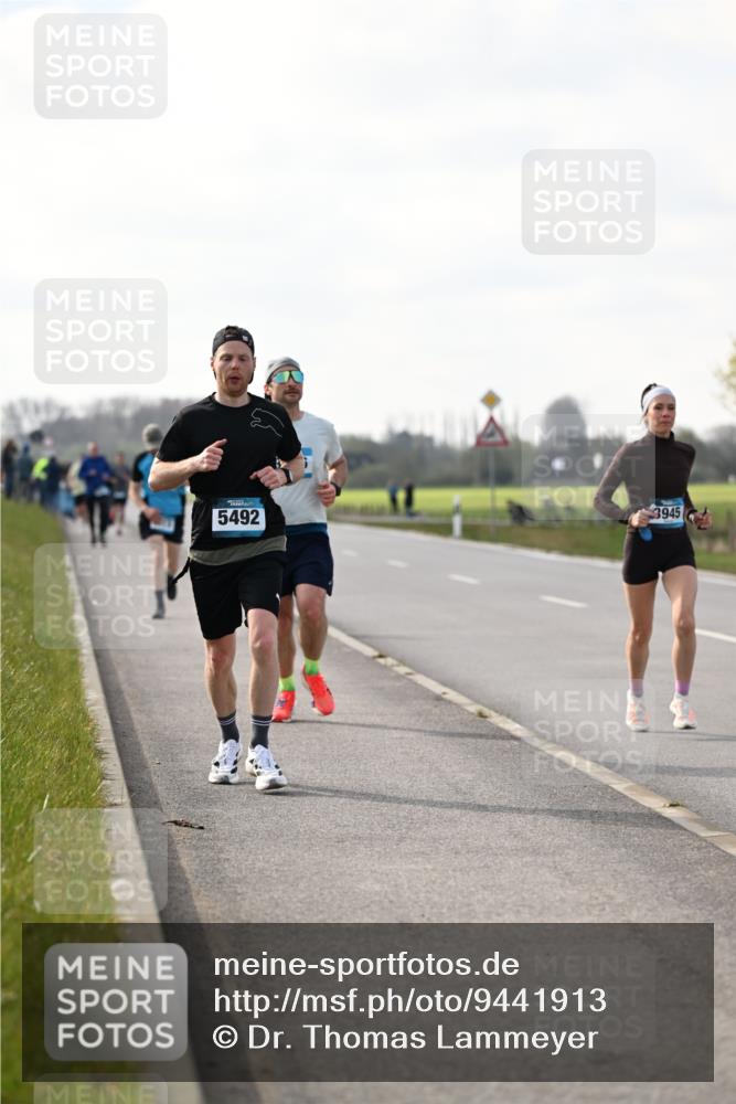12.04.2026 - 45. Internationalen Wilhelmsburger Insellauf Dr. Thomas Lammeyer http://msf.ph/oto/9441913 12.04.2026 10:09:41 Laufen 5492, 3945 meine-sportfotos.de