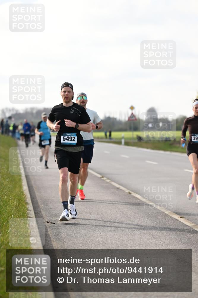 12.04.2026 - 45. Internationalen Wilhelmsburger Insellauf Dr. Thomas Lammeyer http://msf.ph/oto/9441914 12.04.2026 10:09:42 Laufen 5492, 39 meine-sportfotos.de