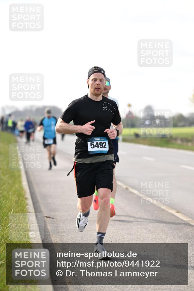 12.04.2026 - 45. Internationalen Wilhelmsburger Insellauf Dr. Thomas Lammeyer http://msf.ph/oto/9441922 12.04.2026 10:09:43 Laufen 45, 5492 meine-sportfotos.de