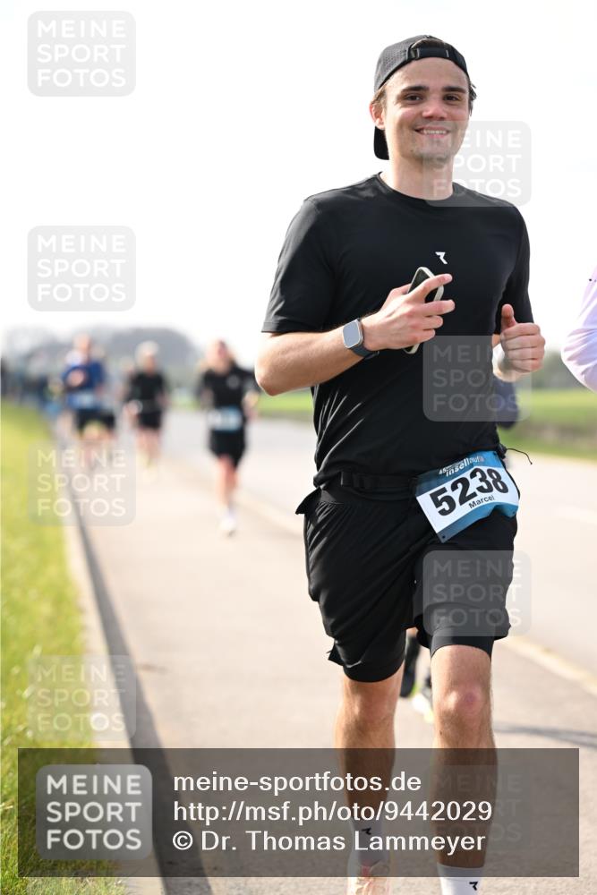12.04.2026 - 45. Internationalen Wilhelmsburger Insellauf Dr. Thomas Lammeyer http://msf.ph/oto/9442029 12.04.2026 10:10:08 Laufen 7, 45, 5238 meine-sportfotos.de