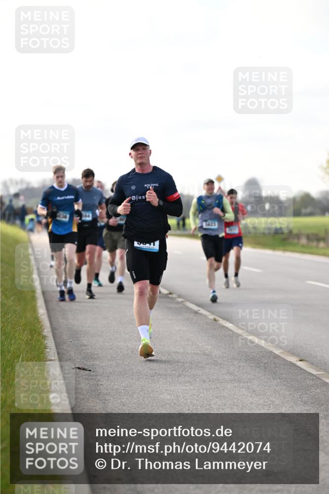 12.04.2026 - 45. Internationalen Wilhelmsburger Insellauf Dr. Thomas Lammeyer http://msf.ph/oto/9442074 12.04.2026 10:10:19 Laufen 8841, 1423 meine-sportfotos.de