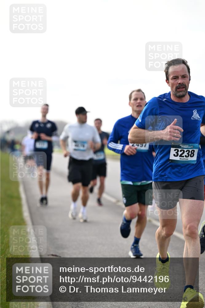12.04.2026 - 45. Internationalen Wilhelmsburger Insellauf Dr. Thomas Lammeyer http://msf.ph/oto/9442196 12.04.2026 10:10:56 Laufen 2437, 3238 meine-sportfotos.de