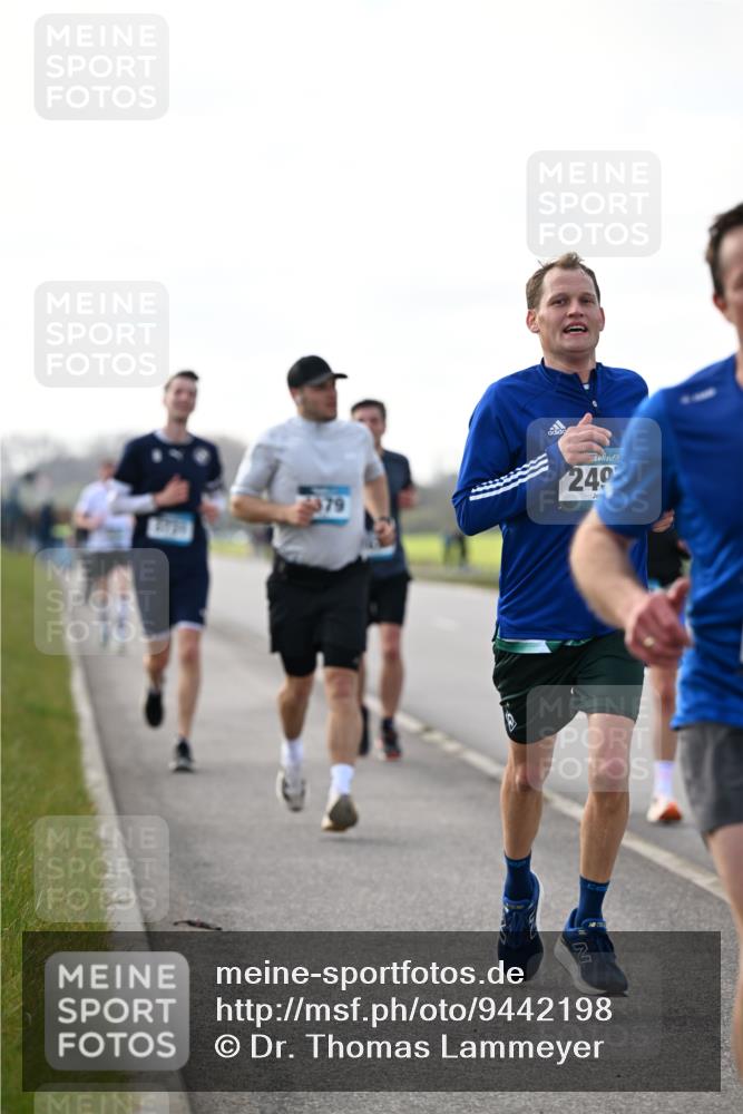 12.04.2026 - 45. Internationalen Wilhelmsburger Insellauf Dr. Thomas Lammeyer http://msf.ph/oto/9442198 12.04.2026 10:10:57 Laufen 379, 249 meine-sportfotos.de