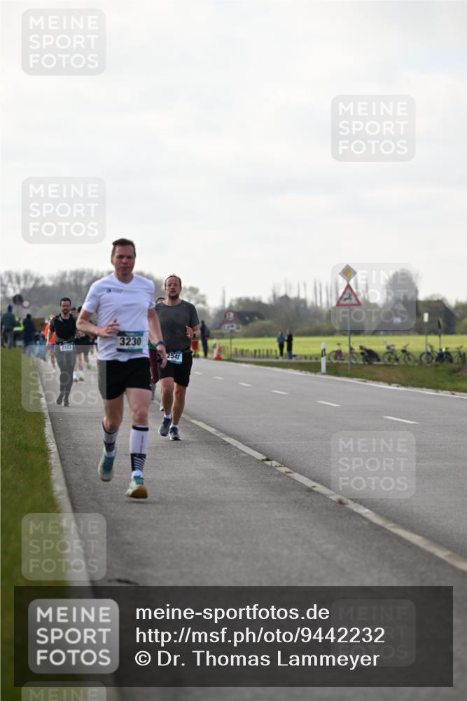12.04.2026 - 45. Internationalen Wilhelmsburger Insellauf Dr. Thomas Lammeyer http://msf.ph/oto/9442232 12.04.2026 10:11:03 Laufen 2123, 3230, 2541 meine-sportfotos.de