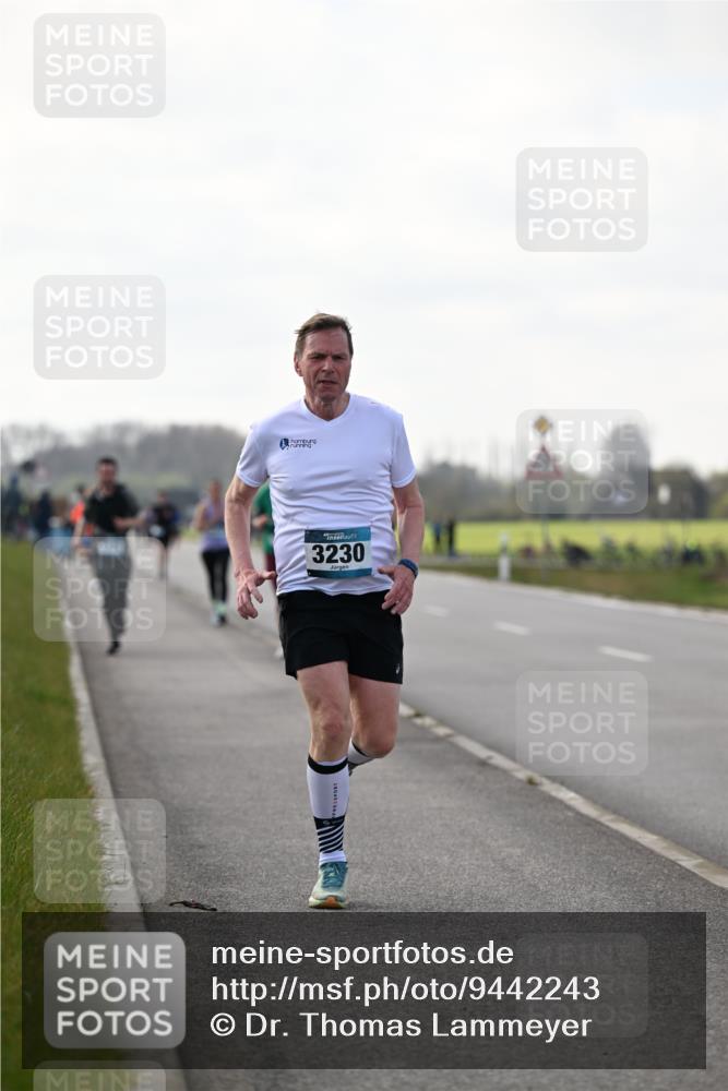 12.04.2026 - 45. Internationalen Wilhelmsburger Insellauf Dr. Thomas Lammeyer http://msf.ph/oto/9442243 12.04.2026 10:11:05 Laufen 3230 meine-sportfotos.de