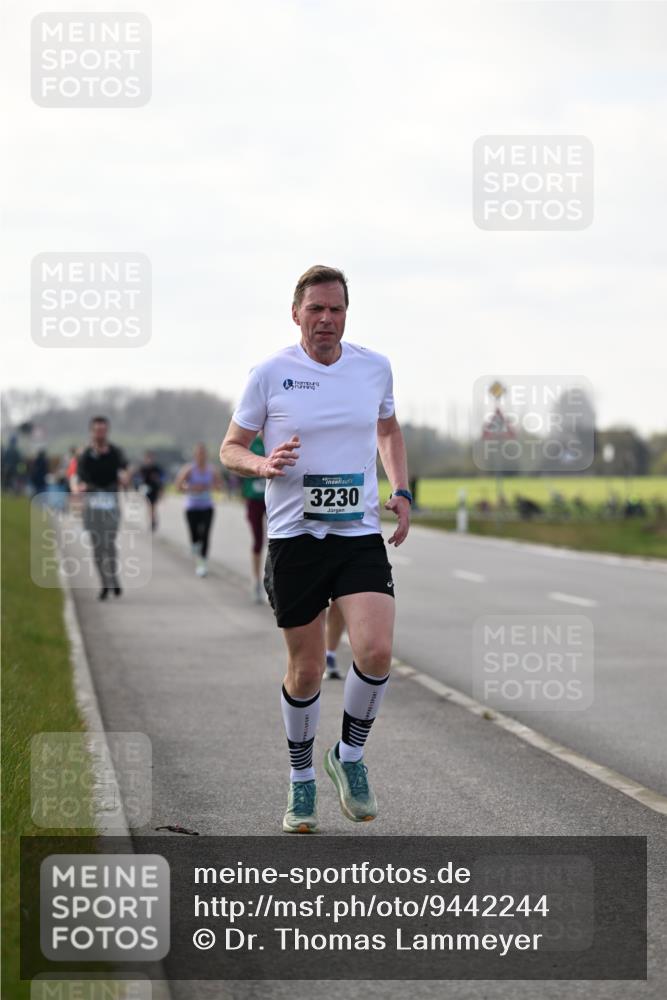 12.04.2026 - 45. Internationalen Wilhelmsburger Insellauf Dr. Thomas Lammeyer http://msf.ph/oto/9442244 12.04.2026 10:11:05 Laufen 3230 meine-sportfotos.de