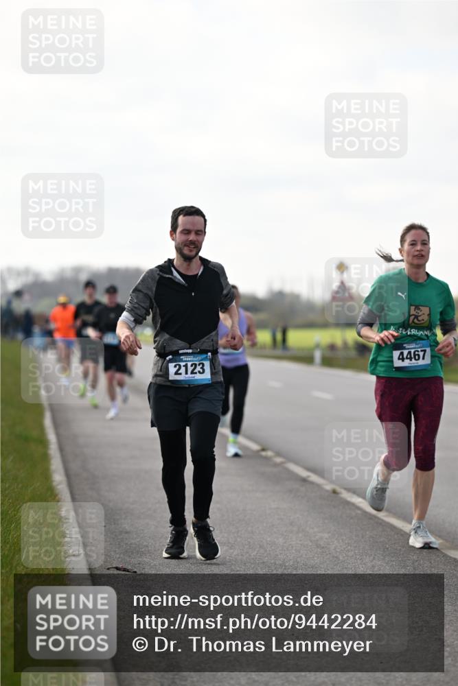 12.04.2026 - 45. Internationalen Wilhelmsburger Insellauf Dr. Thomas Lammeyer http://msf.ph/oto/9442284 12.04.2026 10:11:11 Laufen 2123, 4467 meine-sportfotos.de