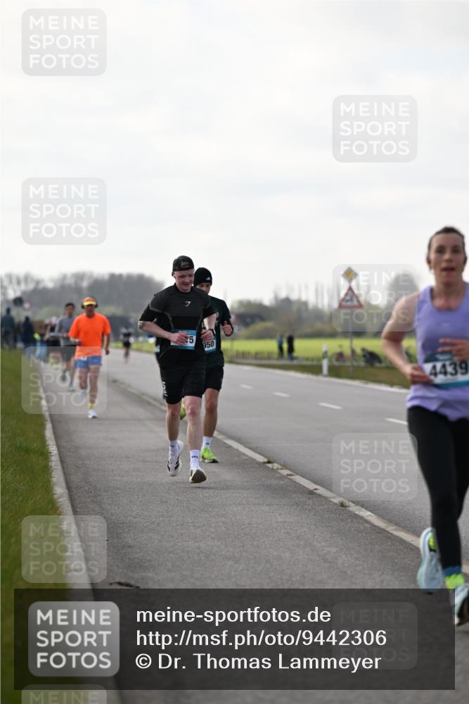 12.04.2026 - 45. Internationalen Wilhelmsburger Insellauf Dr. Thomas Lammeyer http://msf.ph/oto/9442306 12.04.2026 10:11:15 Laufen 5, 950, 4439 meine-sportfotos.de