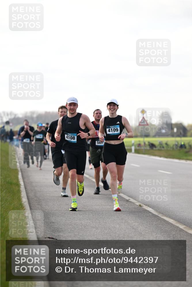 12.04.2026 - 45. Internationalen Wilhelmsburger Insellauf Dr. Thomas Lammeyer http://msf.ph/oto/9442397 12.04.2026 10:11:36 Laufen 4108, 5691, 4109 meine-sportfotos.de