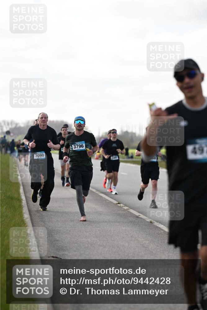 12.04.2026 - 45. Internationalen Wilhelmsburger Insellauf Dr. Thomas Lammeyer http://msf.ph/oto/9442428 12.04.2026 10:11:42 Laufen 2090, 3796, 589, 49 meine-sportfotos.de