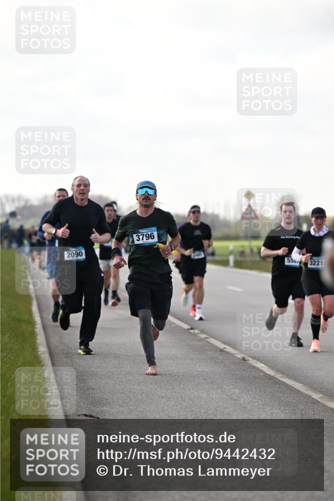 12.04.2026 - 45. Internationalen Wilhelmsburger Insellauf Dr. Thomas Lammeyer http://msf.ph/oto/9442432 12.04.2026 10:11:42 Laufen 2090, 3796, 550, 3221 meine-sportfotos.de