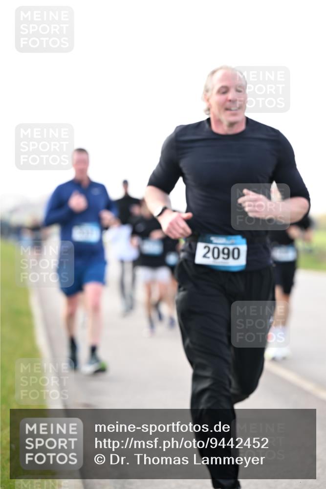 12.04.2026 - 45. Internationalen Wilhelmsburger Insellauf Dr. Thomas Lammeyer http://msf.ph/oto/9442452 12.04.2026 10:11:45 Laufen 2090 meine-sportfotos.de