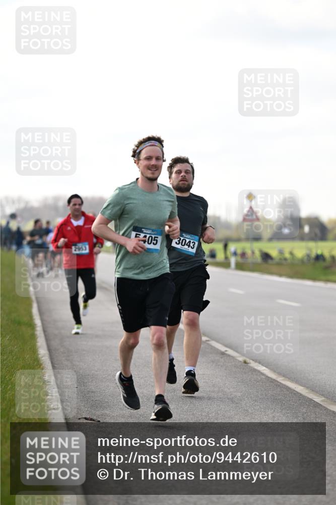 12.04.2026 - 45. Internationalen Wilhelmsburger Insellauf Dr. Thomas Lammeyer http://msf.ph/oto/9442610 12.04.2026 10:12:47 Laufen 2953, 405, 3043 meine-sportfotos.de