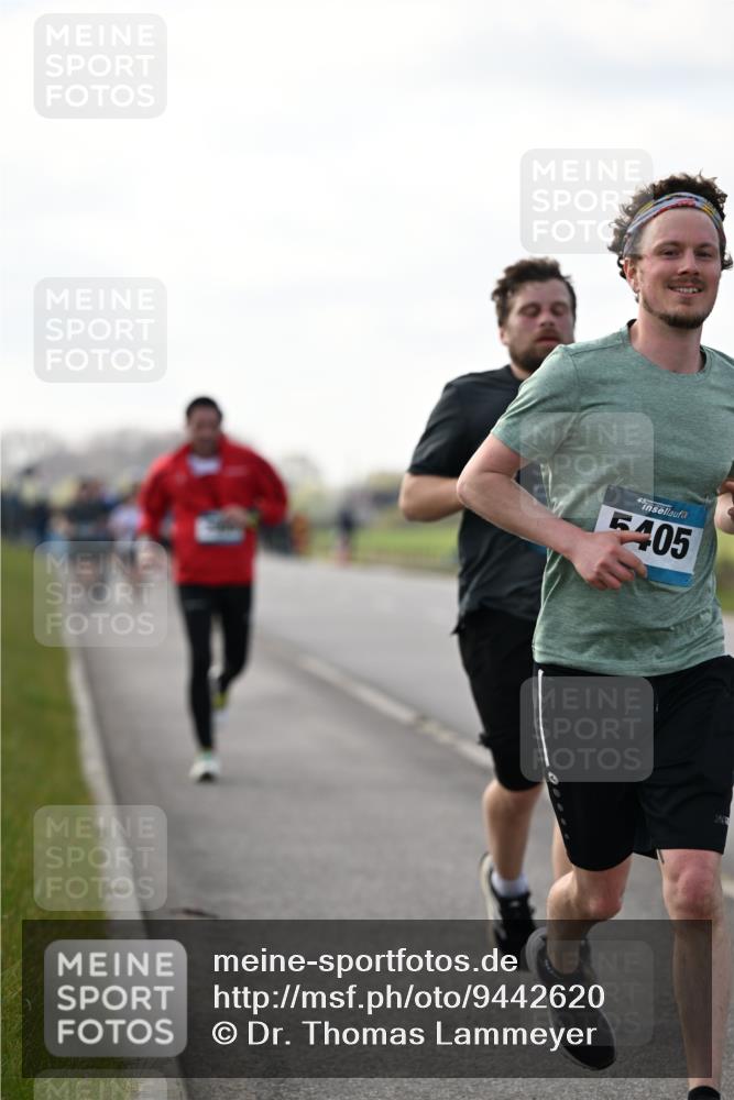 12.04.2026 - 45. Internationalen Wilhelmsburger Insellauf Dr. Thomas Lammeyer http://msf.ph/oto/9442620 12.04.2026 10:12:49 Laufen 45, 5405 meine-sportfotos.de